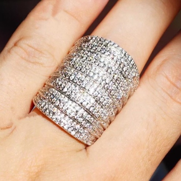 **New 6.8 CT Princess Cut Diamond Silver Ring - Picture 2 of 4